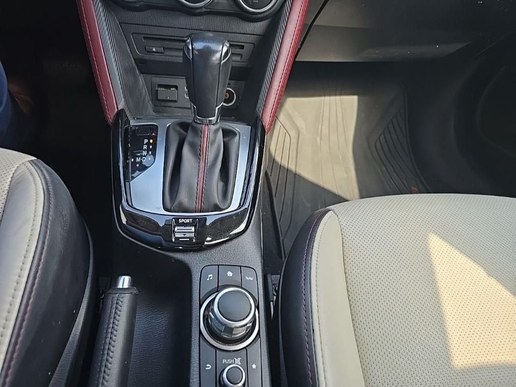 Used 2018  Mazda Grand Touring image 10