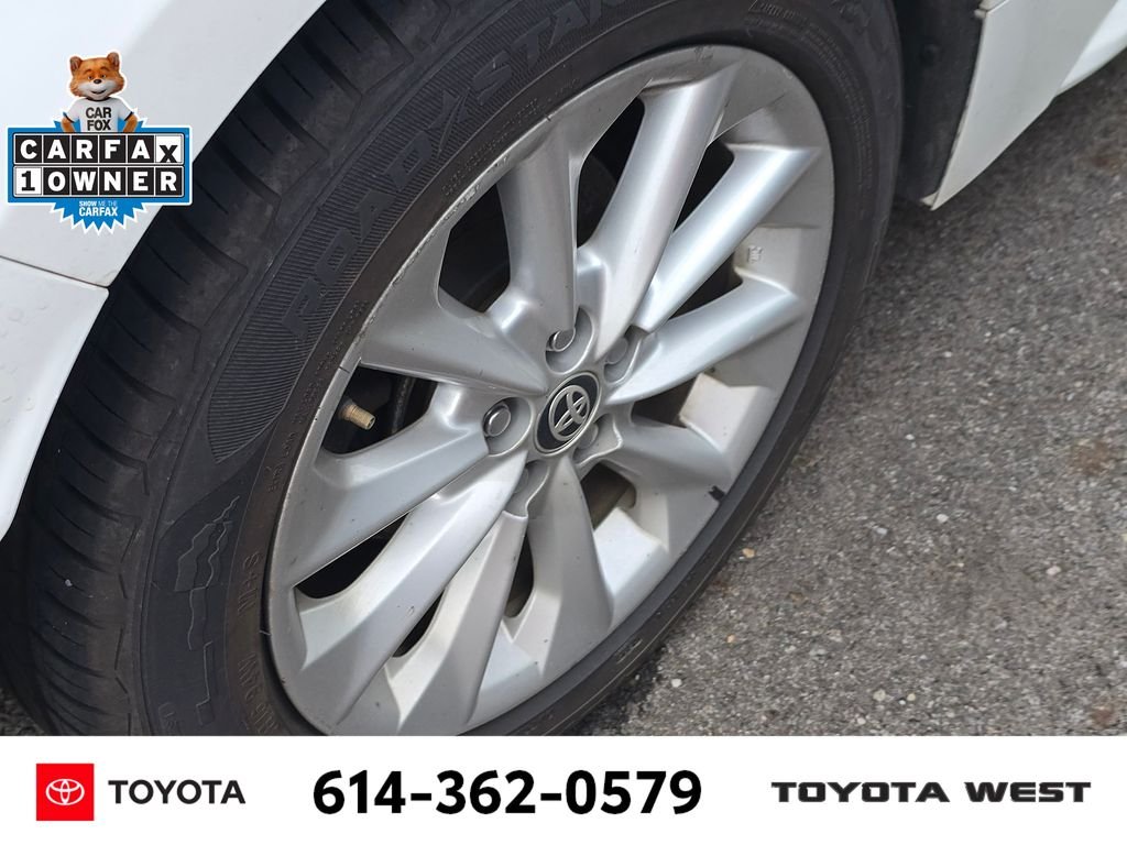 Used 2020 White Toyota LE image 10