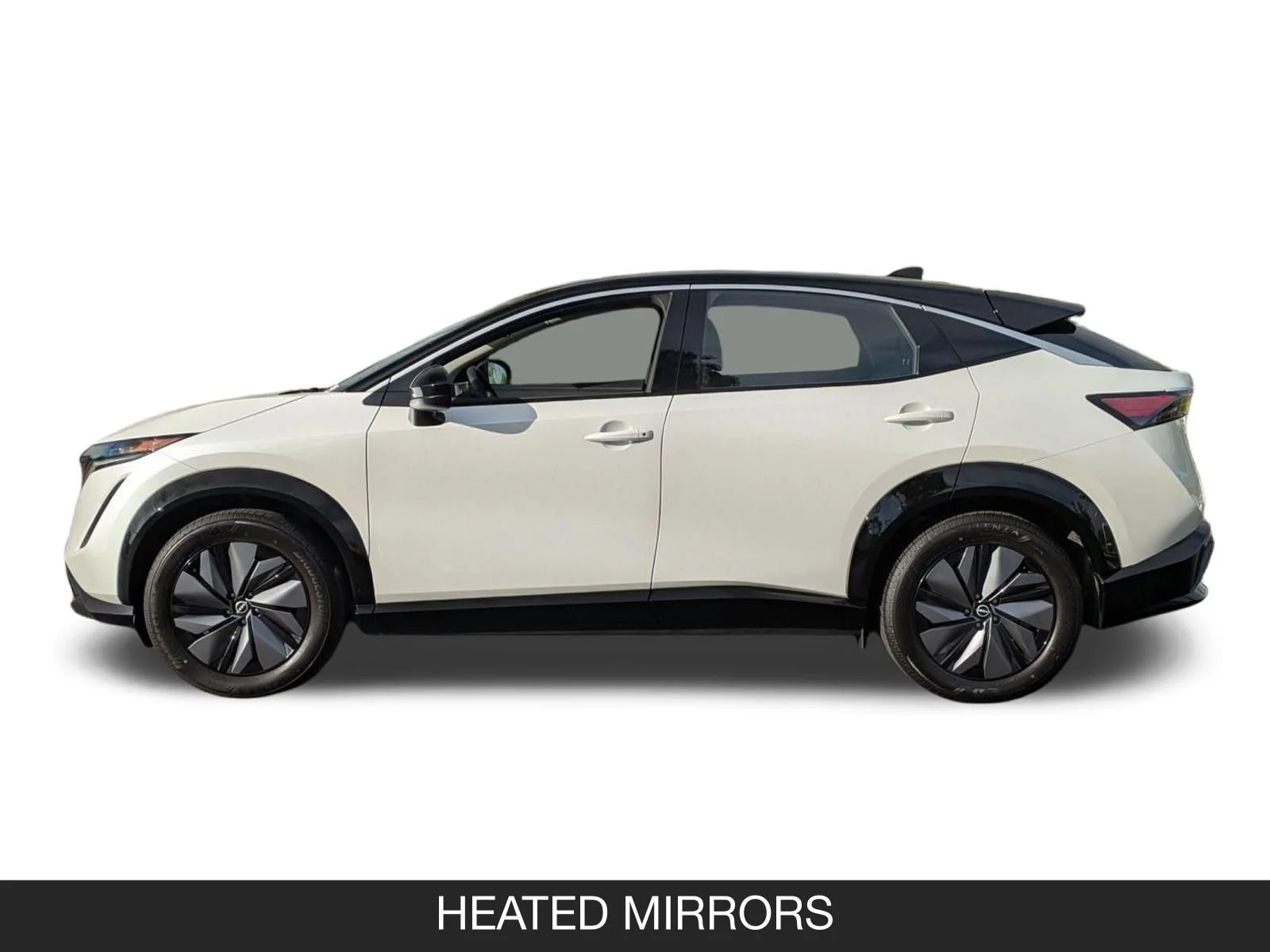 Used 2023 Everest White Pearl Tricoat/Black Diamond Pearl Nissan VENTURE+ image 5