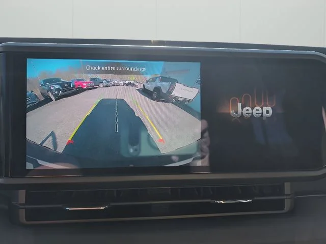 Used 2025 White Jeep Rubicon image 21