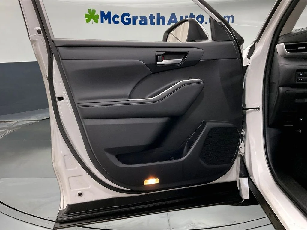 Used 2023 Beige Toyota XLE image 27