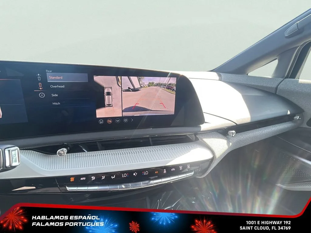 Used 2025 Argent Silver Metallic Cadillac Sport 2 image 19