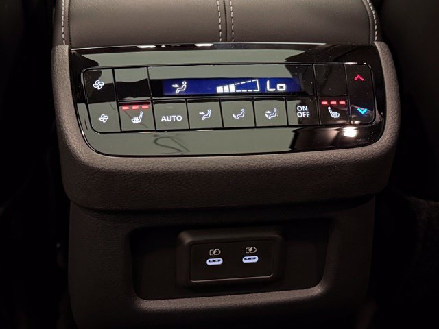 New 2026 RADIANT WHITE INFINITI Luxe FWD image 21