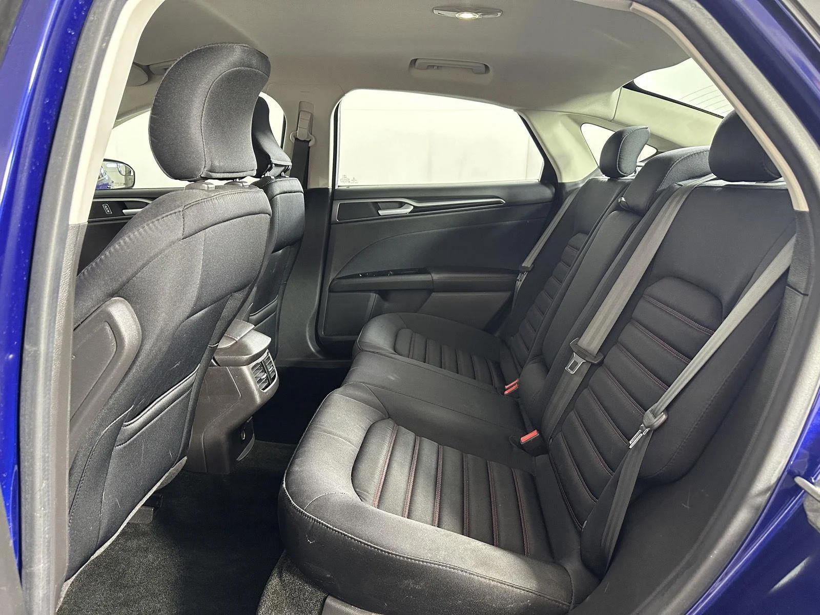 Used 2016 Deep Impact Blue Ford SE image 20