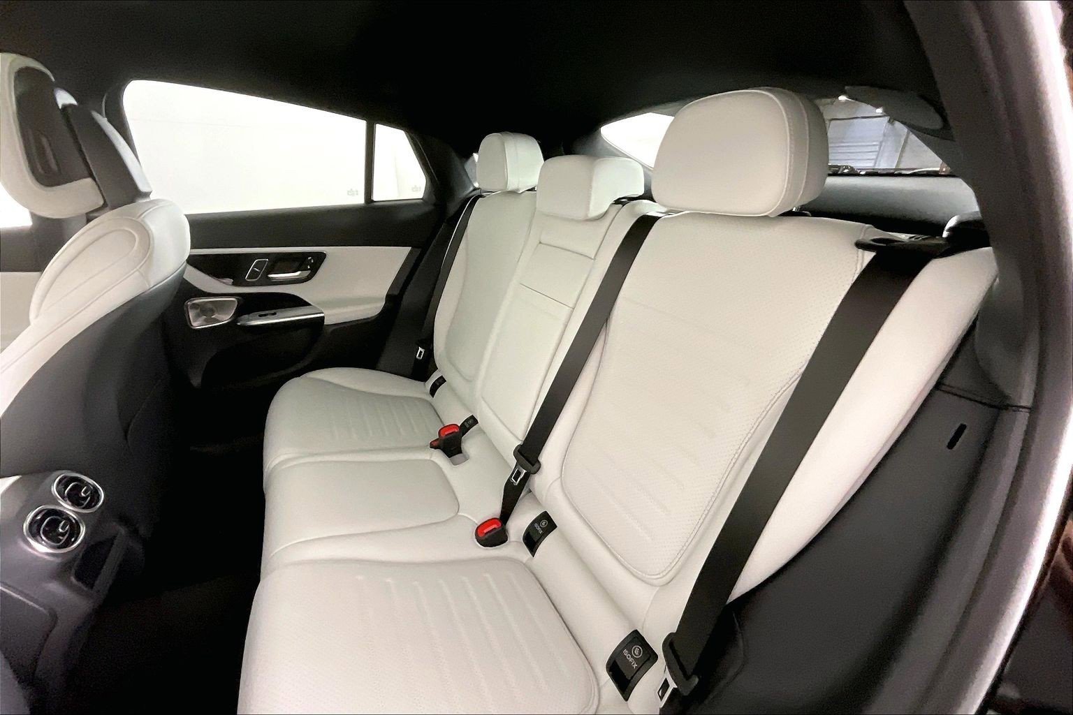 New 2026 Obsidian Black Metallic Mercedes-Benz GLC 300 image 23