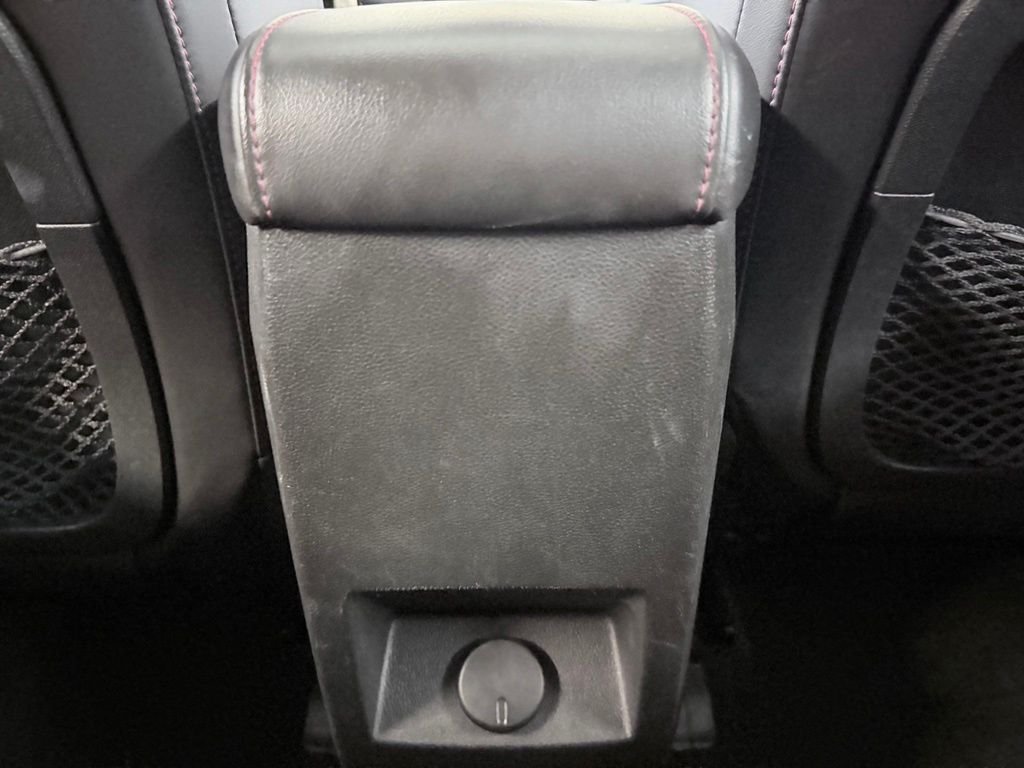 Used 2013 Black Chevrolet LT image 25