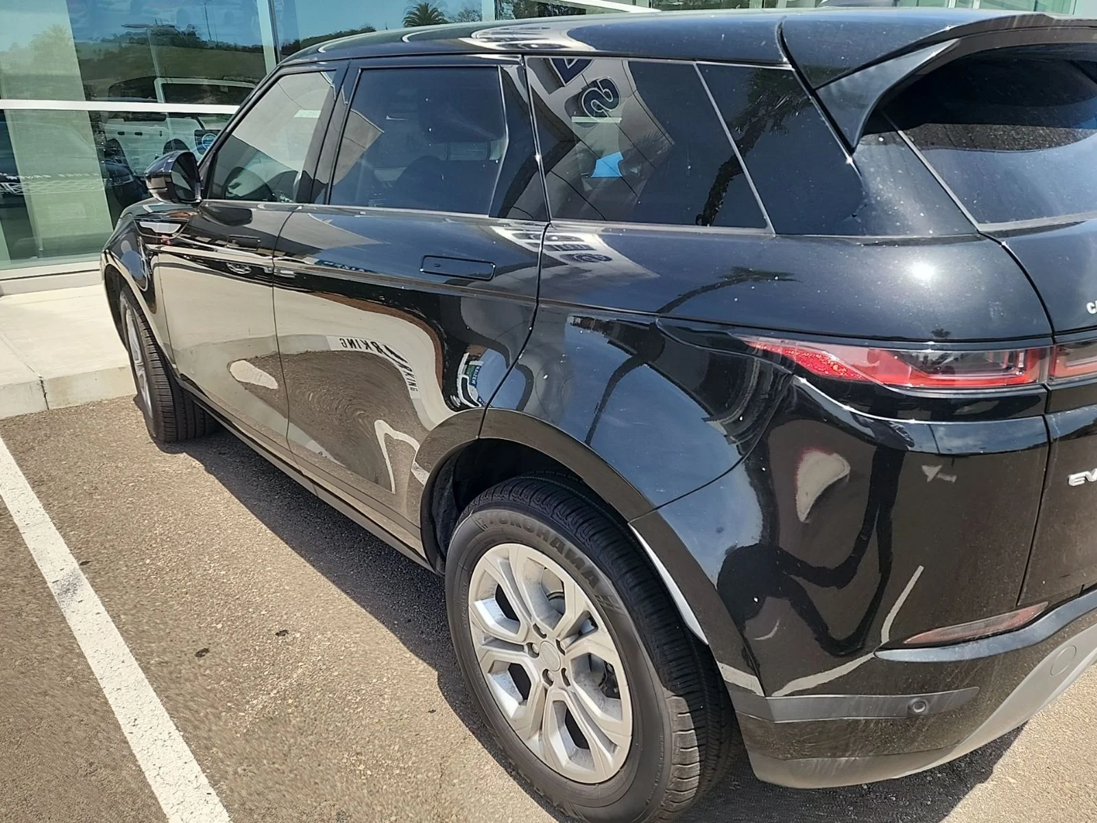 Used 2023 Santorini Black Land Rover S image 4
