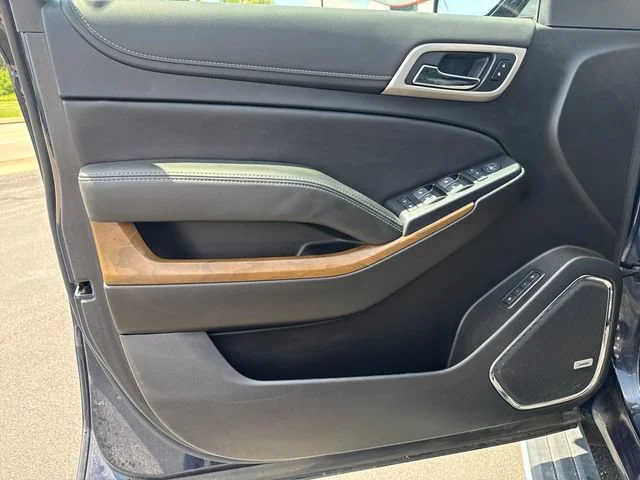 Used 2020 DARK SAPPHIRE BLUE METALLIC GMC Denali image 12