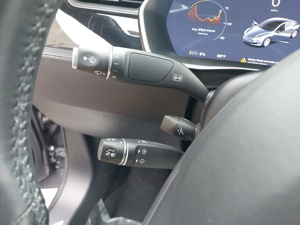 Used 2021  Tesla Long Range image 26