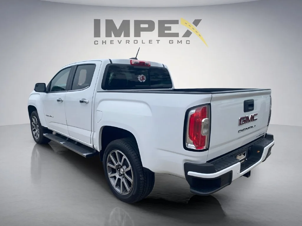 Used 2022 SUMMIT WHITE GMC 4WD Denali image 3