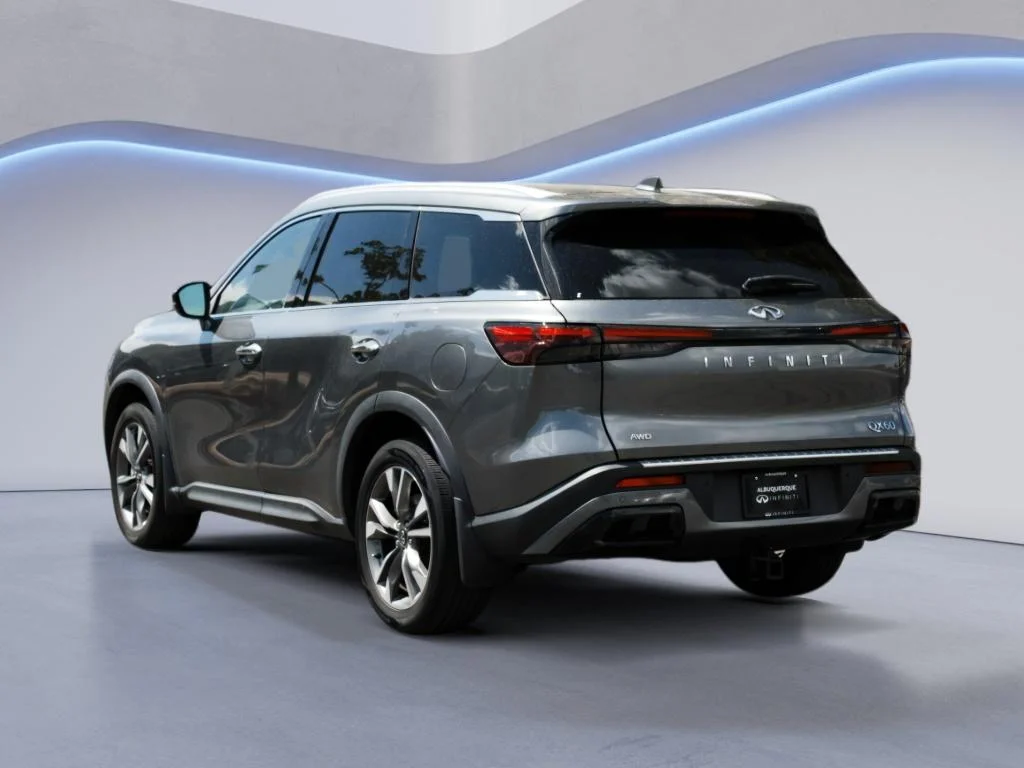 Used 2023  INFINITI Luxe image 7