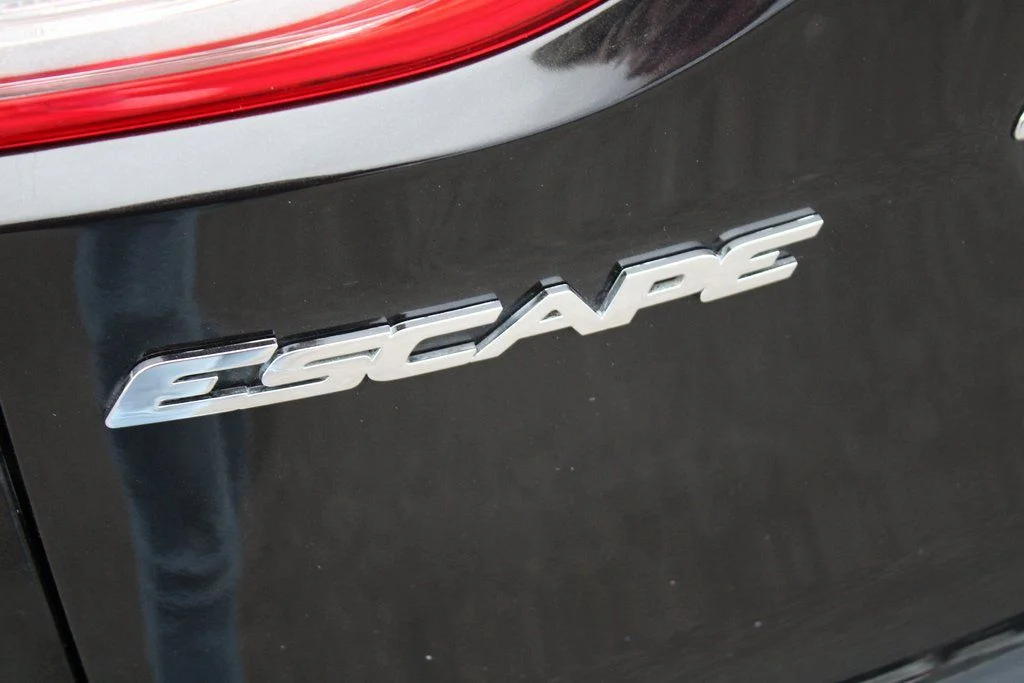 Used 2013 Tuxedo Black Ford SEL image 10