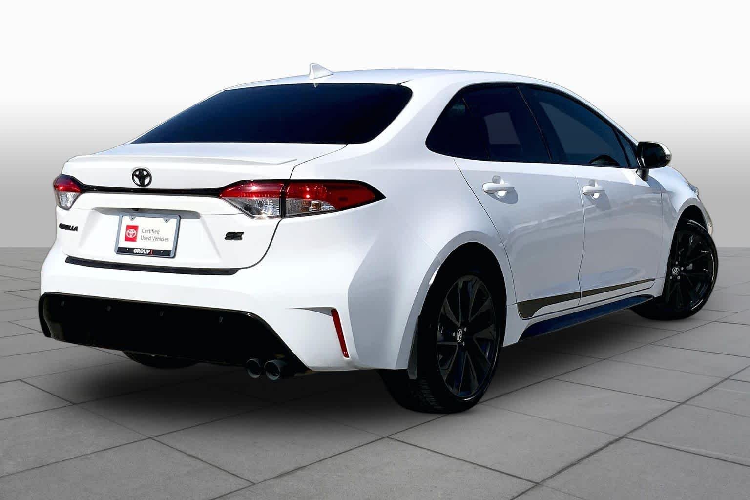Used 2026 Ice Cap Toyota SE image 13