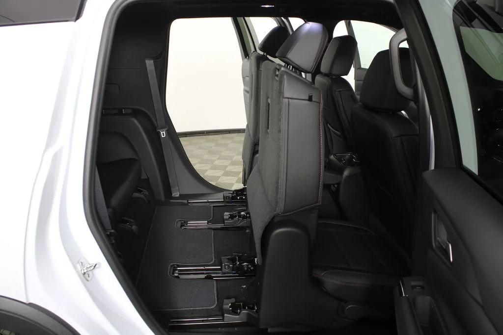 New 2026 Polar White Tricoat Chevrolet Z71 image 14