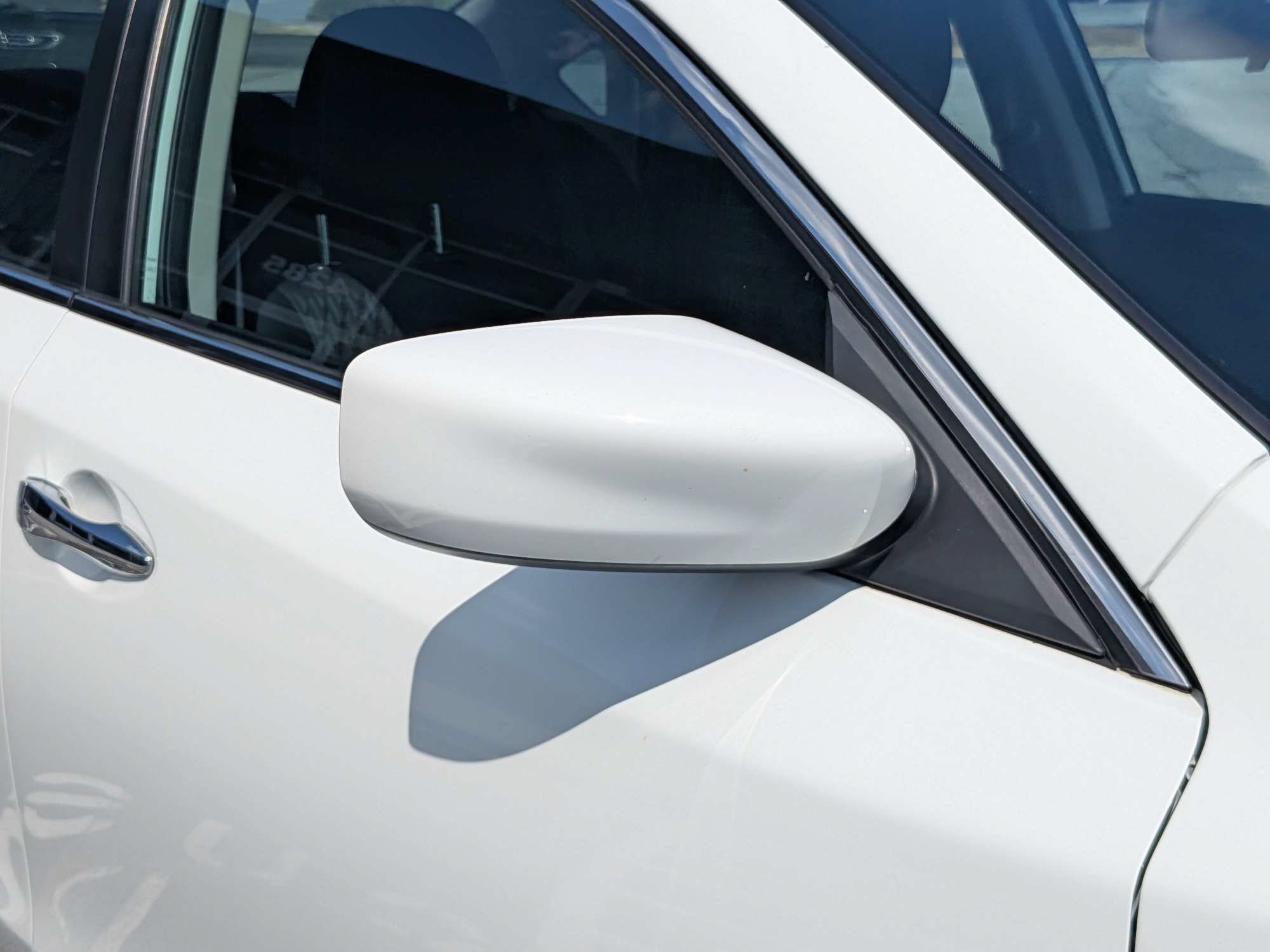Used 2018 White Nissan 2.5 S image 10