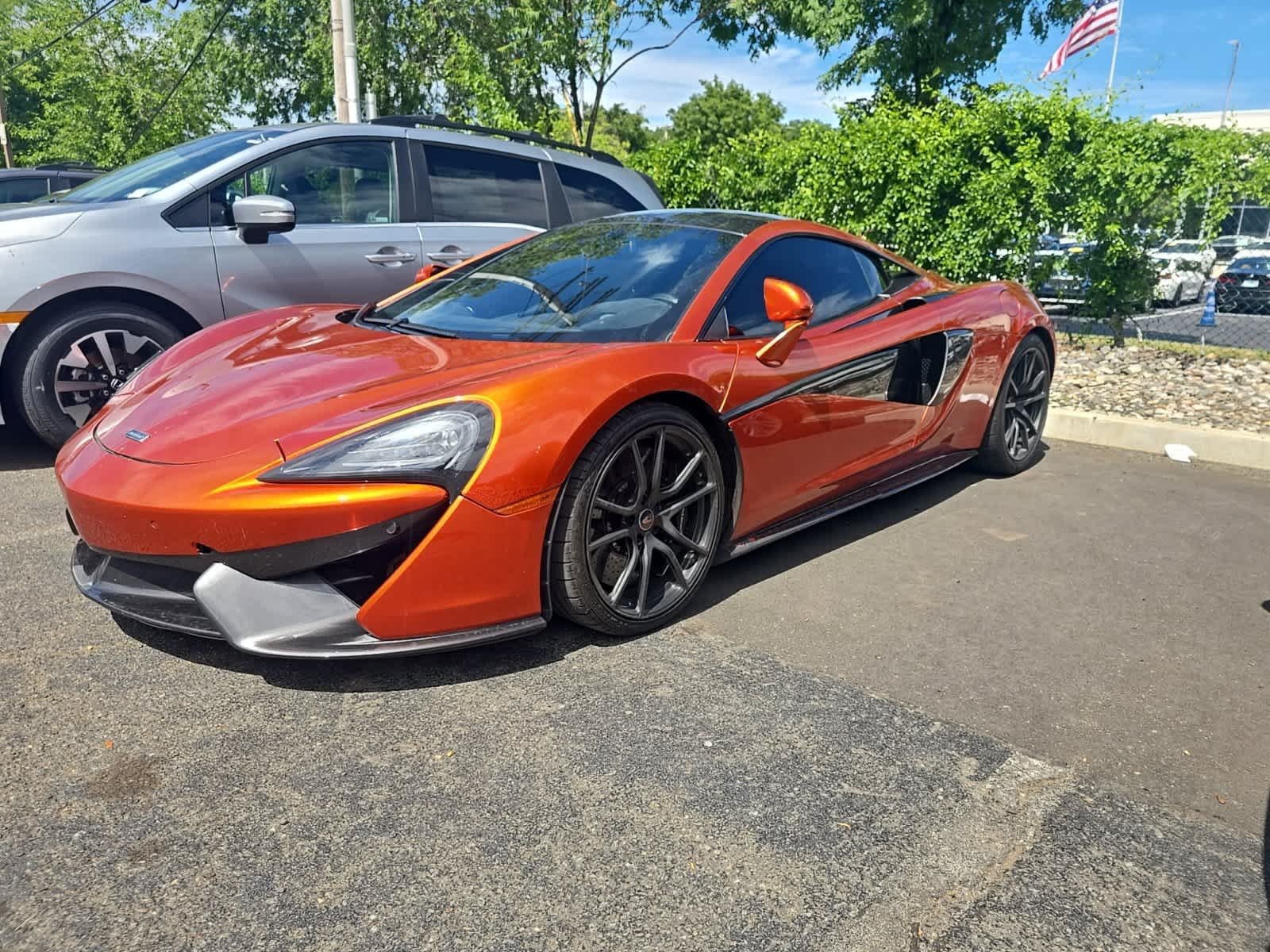 Used 2018  McLaren  image 2