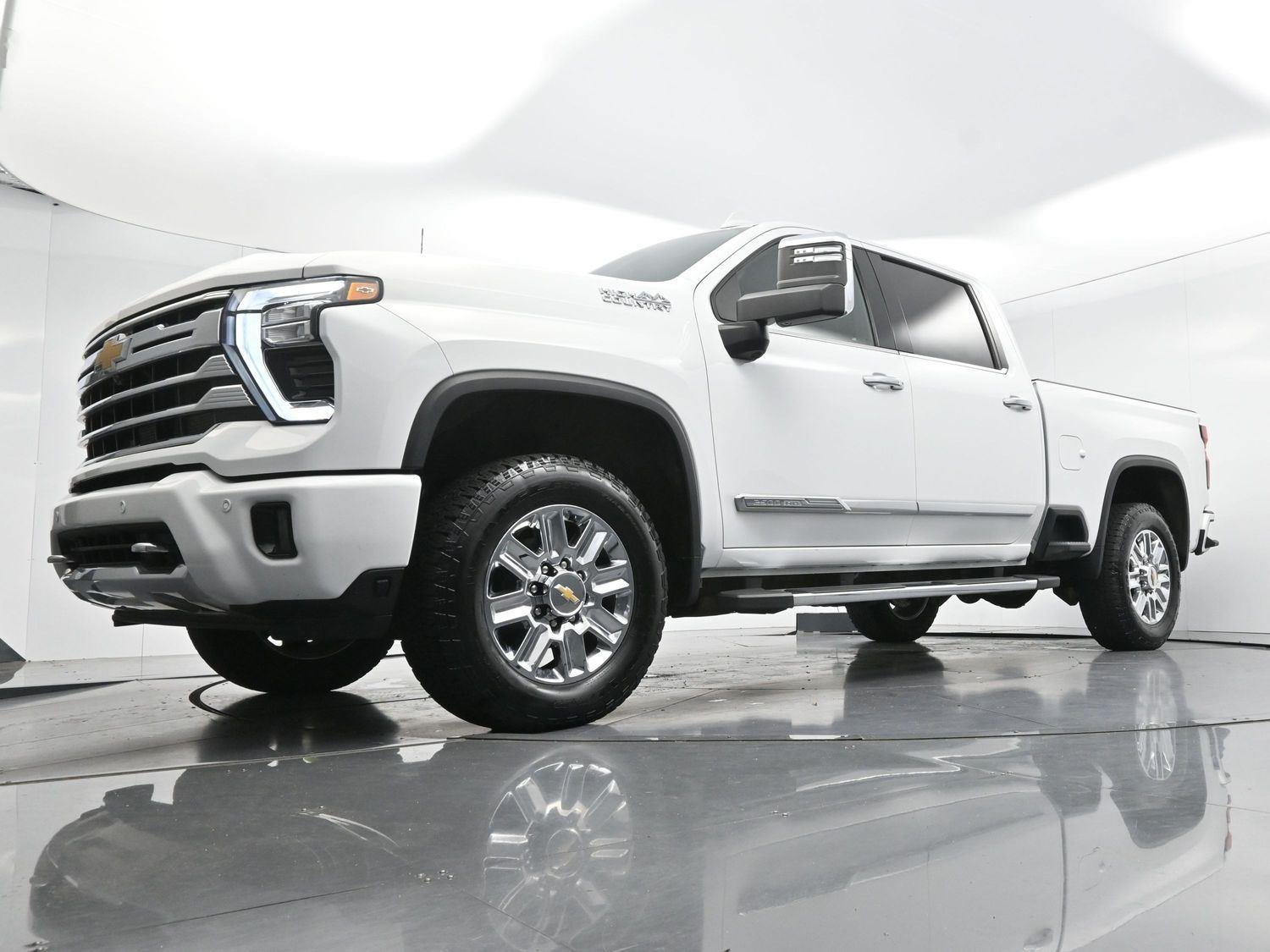 Used 2024 Summit White Chevrolet High Country image 38
