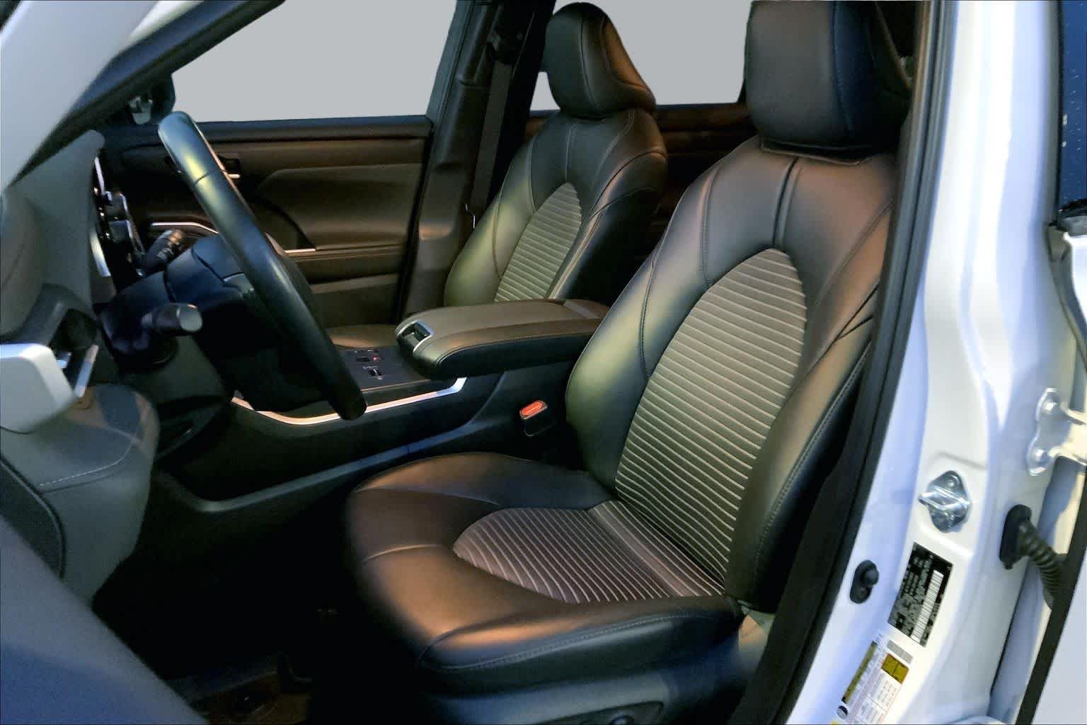 Used 2024 Wind Chill Pearl Toyota LE image 8