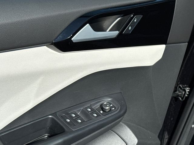2025 Volkswagen Taos S - Photo 35