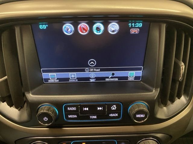 Used 2016 Red Chevrolet Z71 image 4