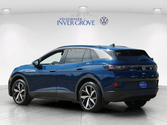 Certified Used 2023 Blue Volkswagen Pro S image 5