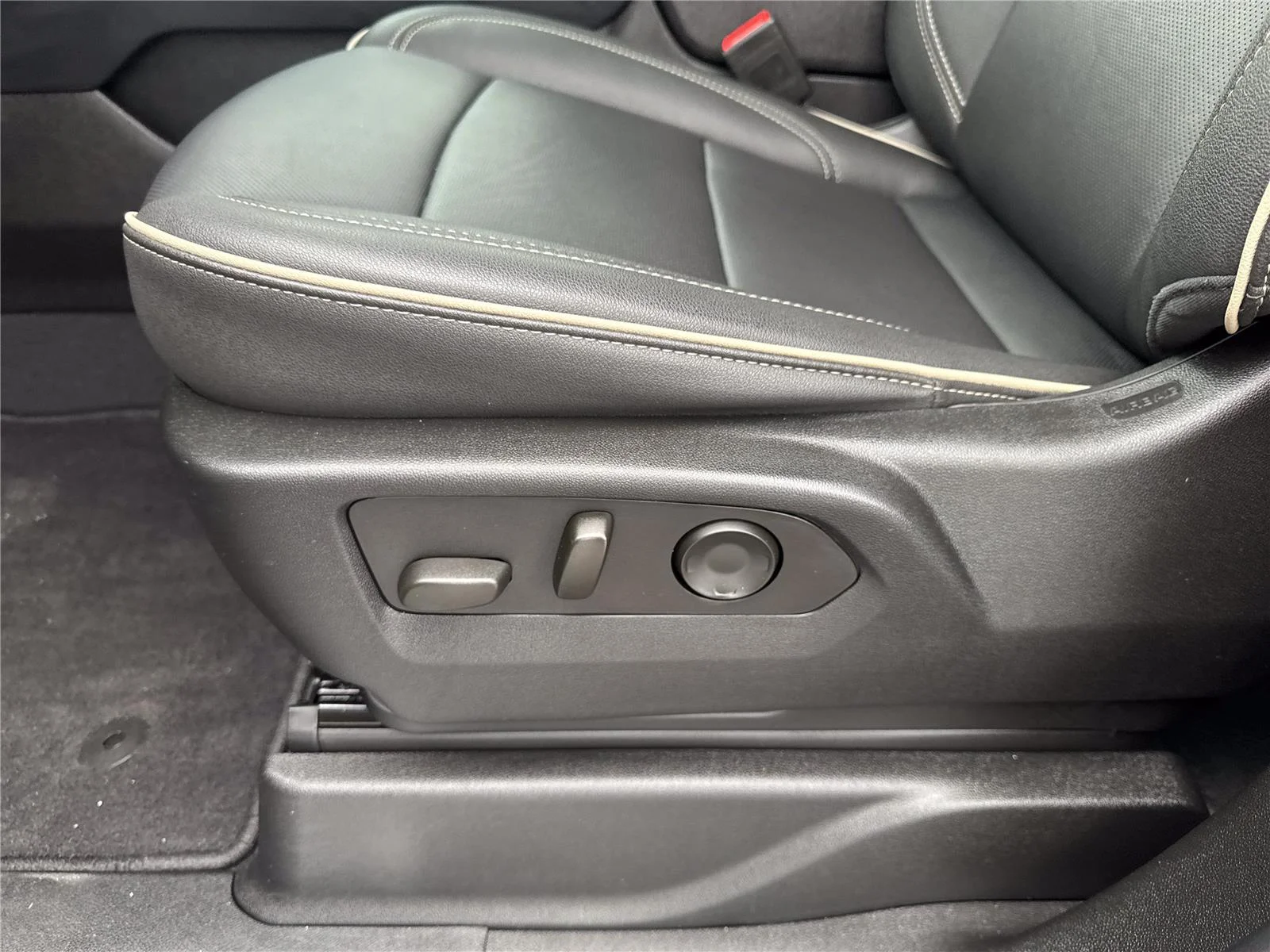 Used 2024 Black Chevrolet Premier image 12