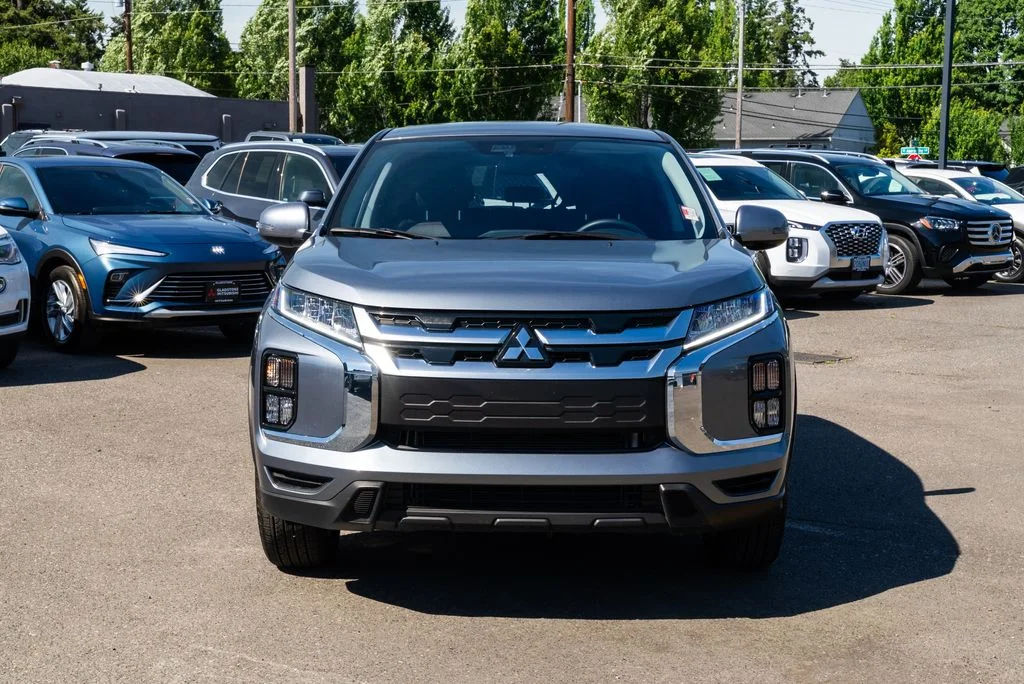 Used 2026 Gray Mitsubishi 2.0 SE image 2