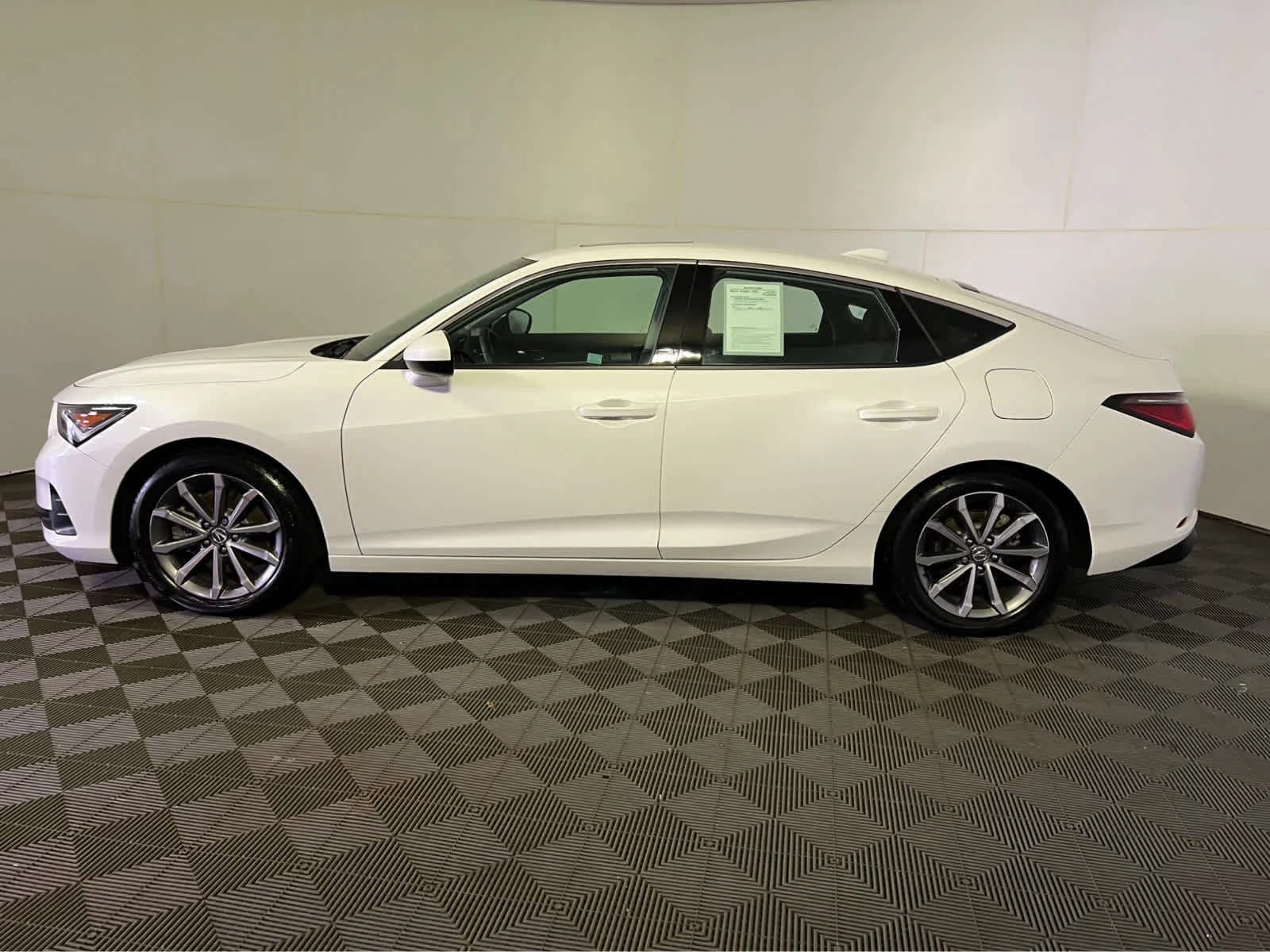Used 2026 Platinum White Pearl Acura  image 4