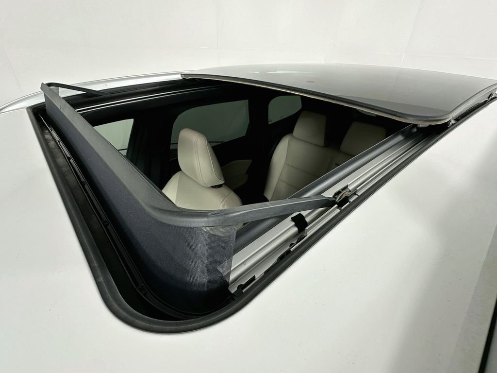Certified Used 2023 Alpine White BMW xDrive28i image 22
