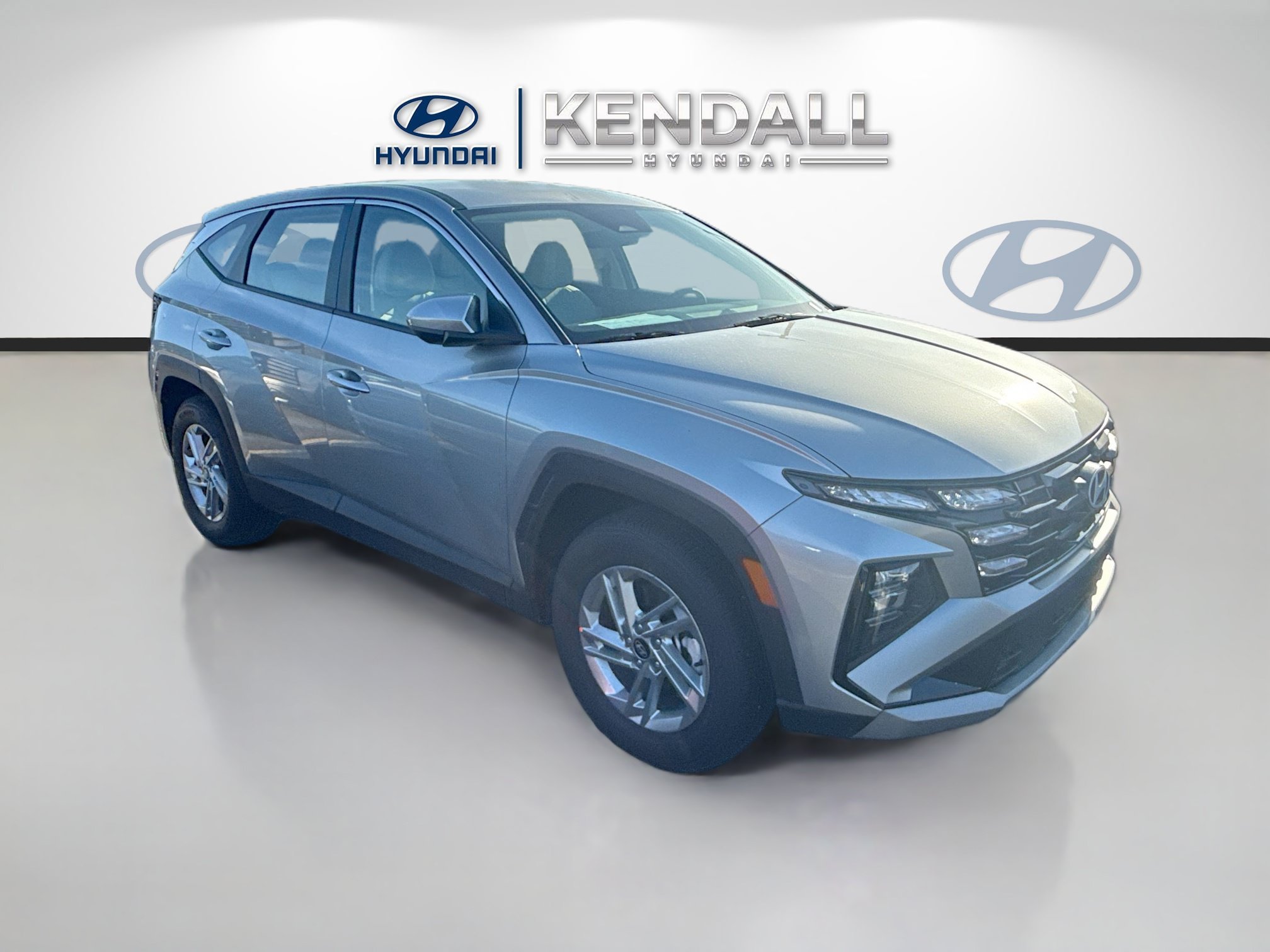 New 2026 Shimmering Silver Hyundai SE FWD image 25