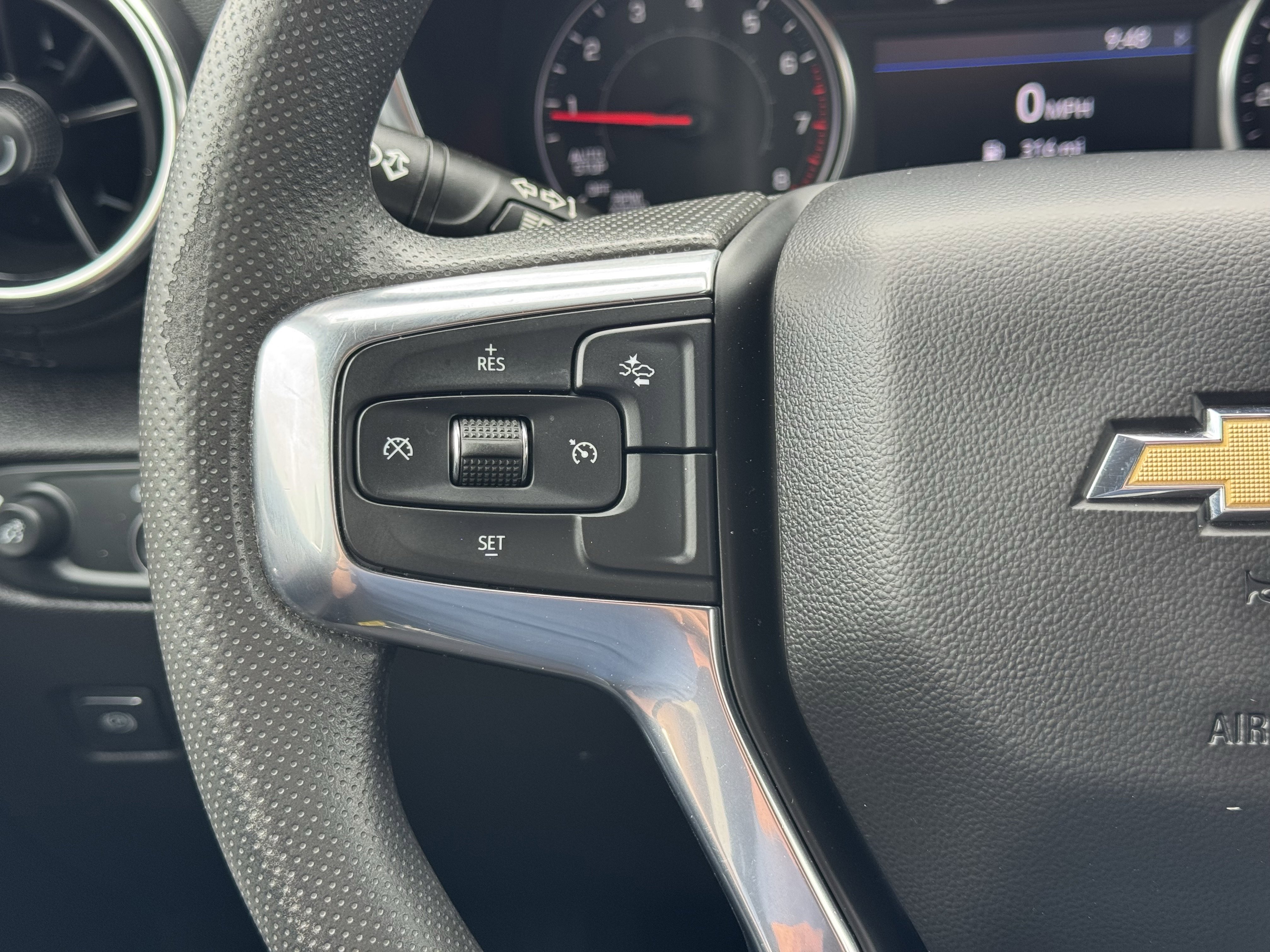 Used 2023 Summit White Chevrolet 2LT image 29