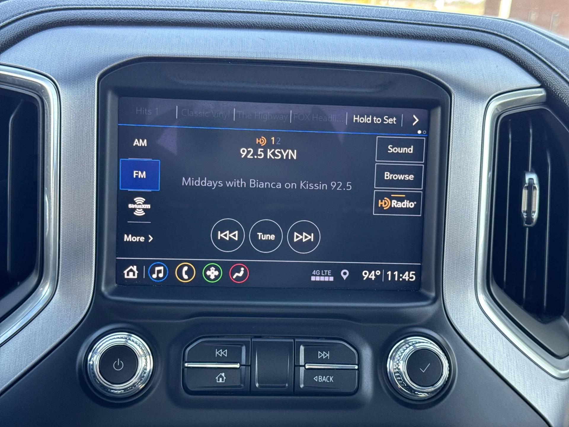 2019 GMC Sierra 1500 SLT - Photo 16