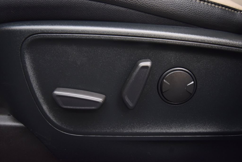 Used 2022 Black Metallic Ford SEL image 26