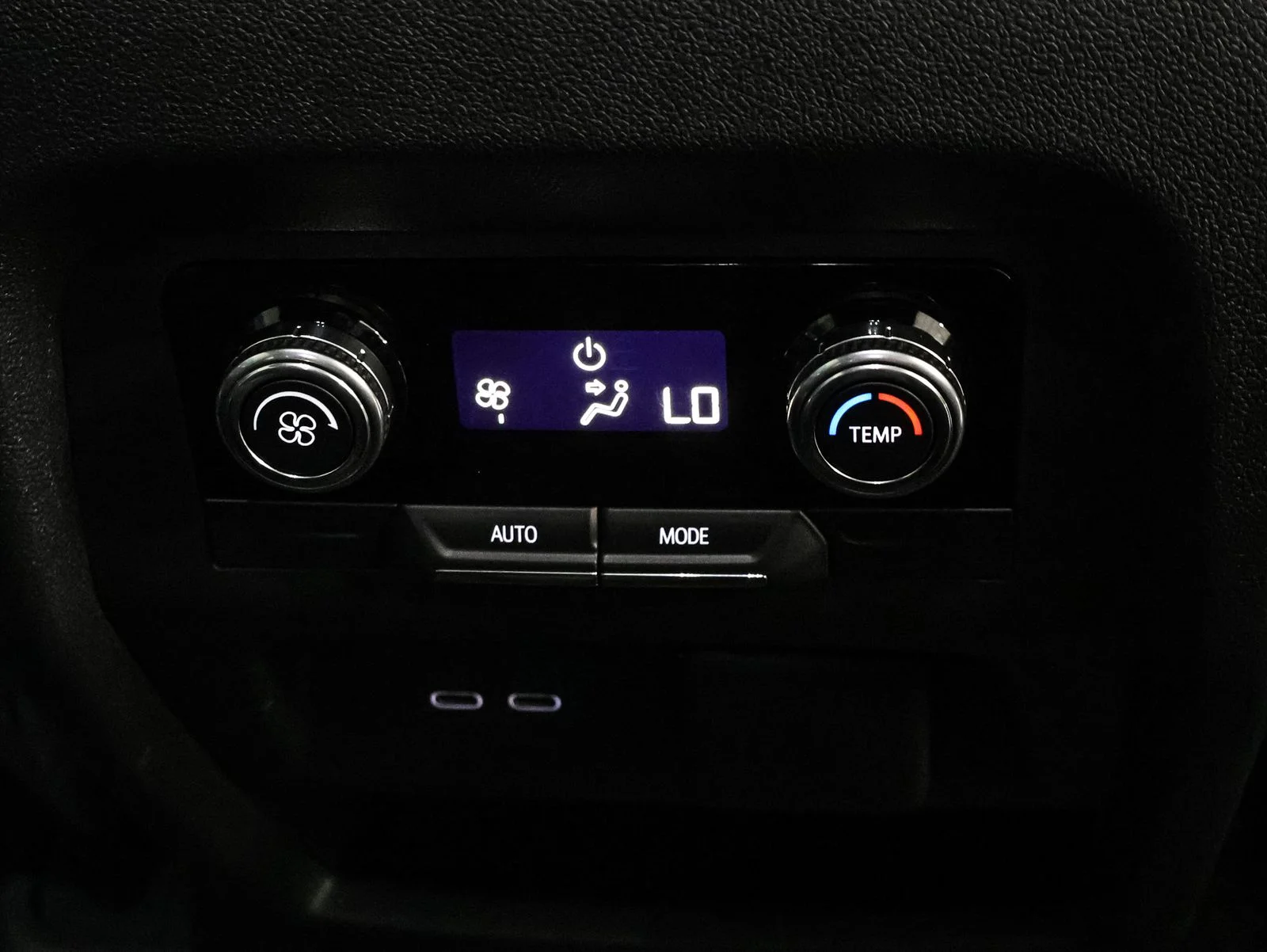 New 2026 White GMC Elevation image 27