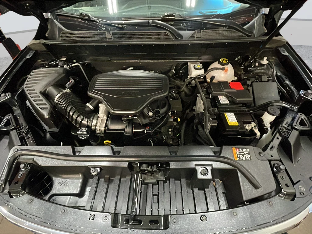 Used 2023 Black GMC SLT image 40