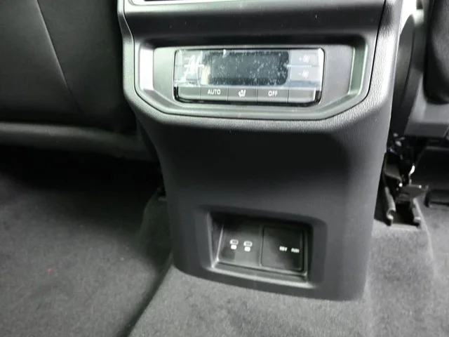 New 2026 Pure Gray Volkswagen 2.0T SE W/TECHNOLOGY image 9