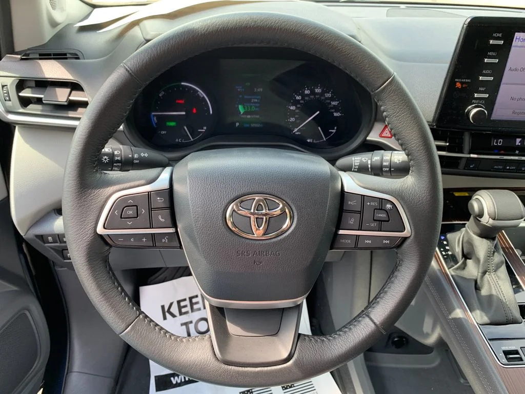 Used 2023  Toyota XLE image 27