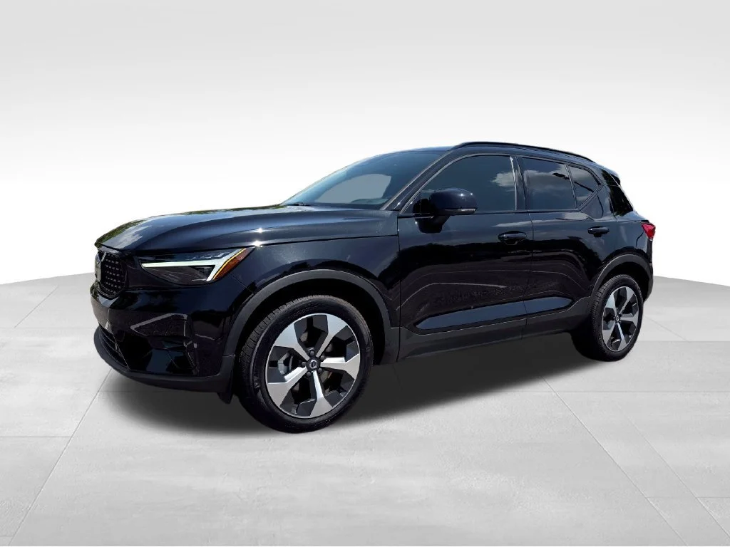 Used 2026  Volvo Plus image 2