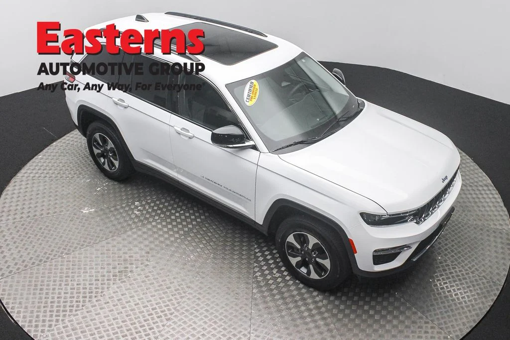 Used 2023 White Jeep 4xe image 3