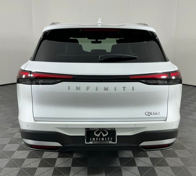 Certified Used 2026 White INFINITI LUXE image 5