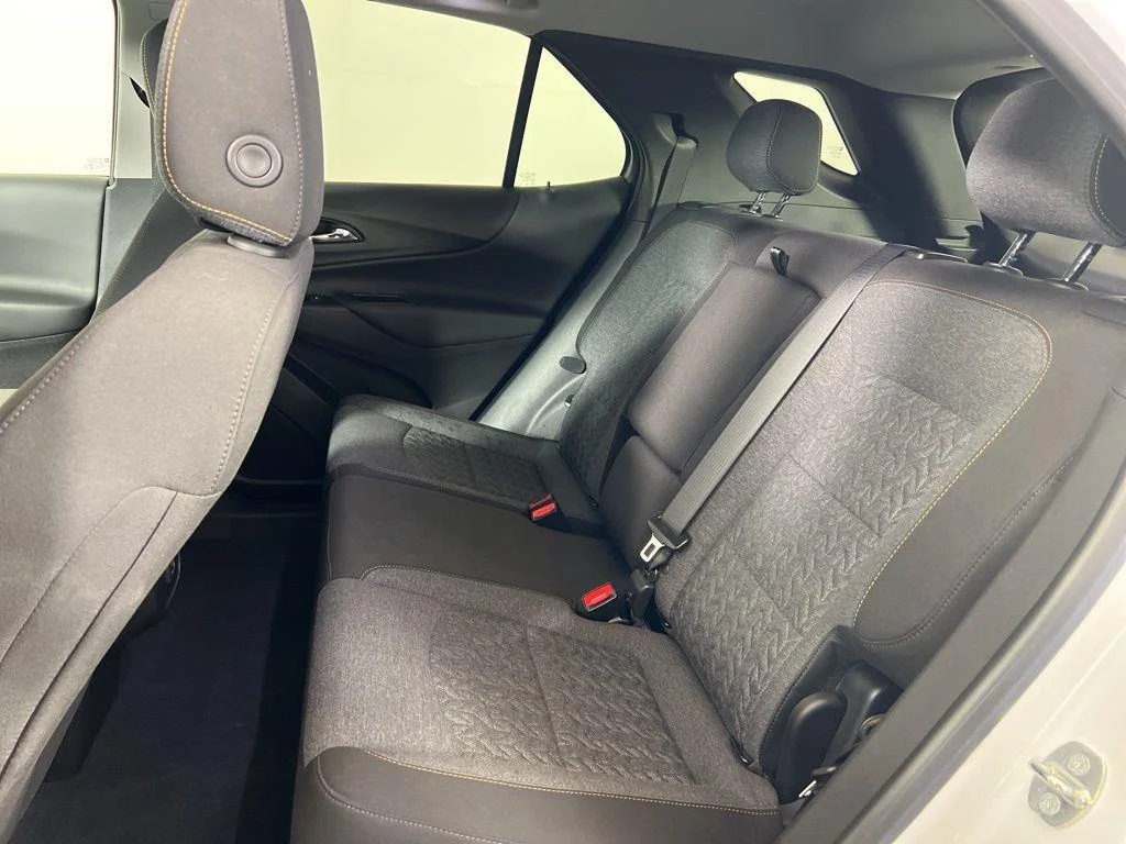 Used 2024 Summit White Chevrolet LT image 17