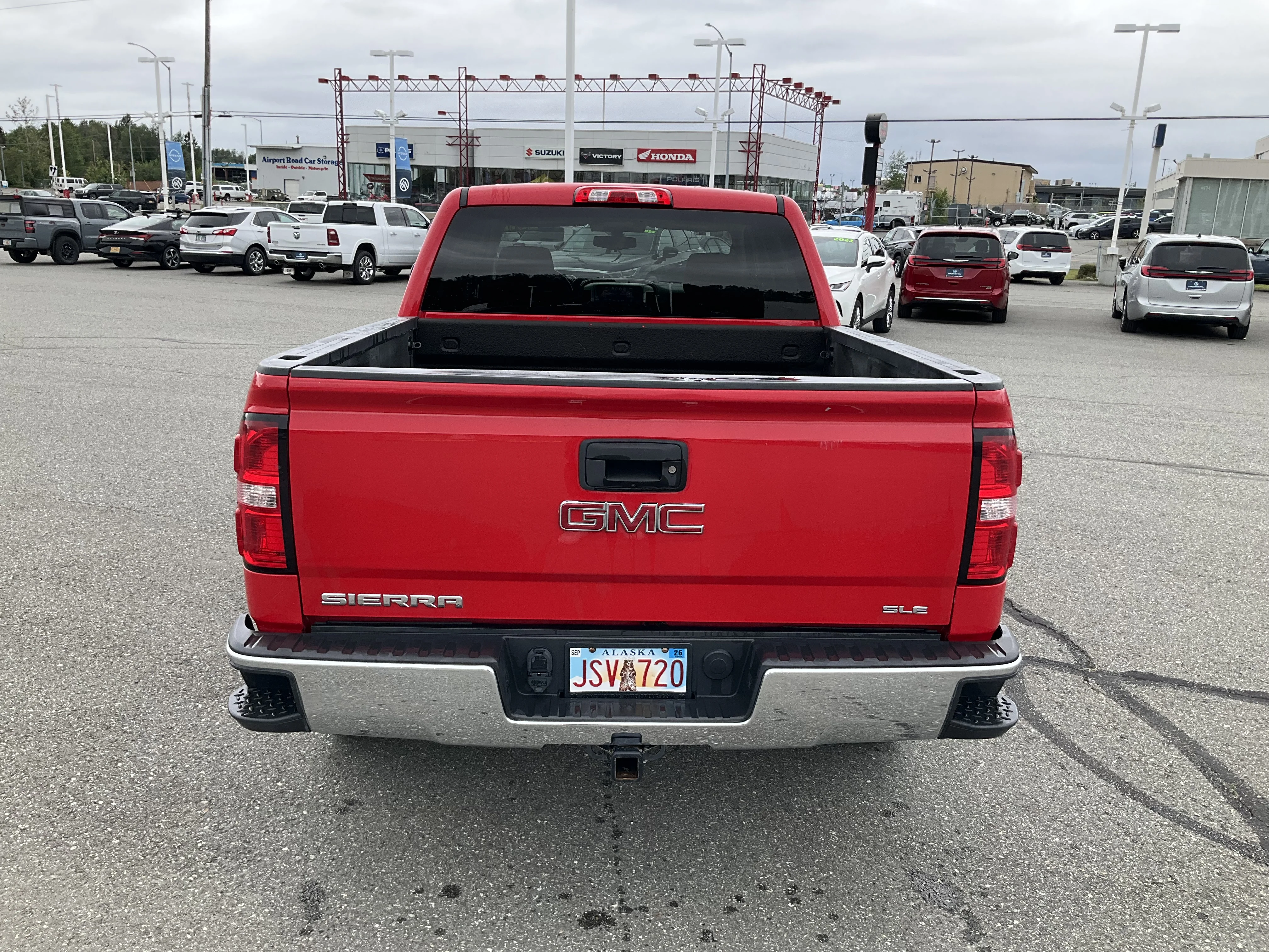 Used 2017 Red GMC SLE image 4