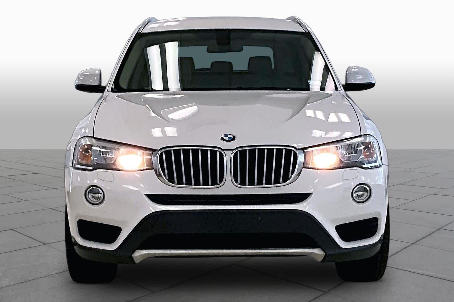 Used 2017 Alpine White BMW xDrive28i image 3