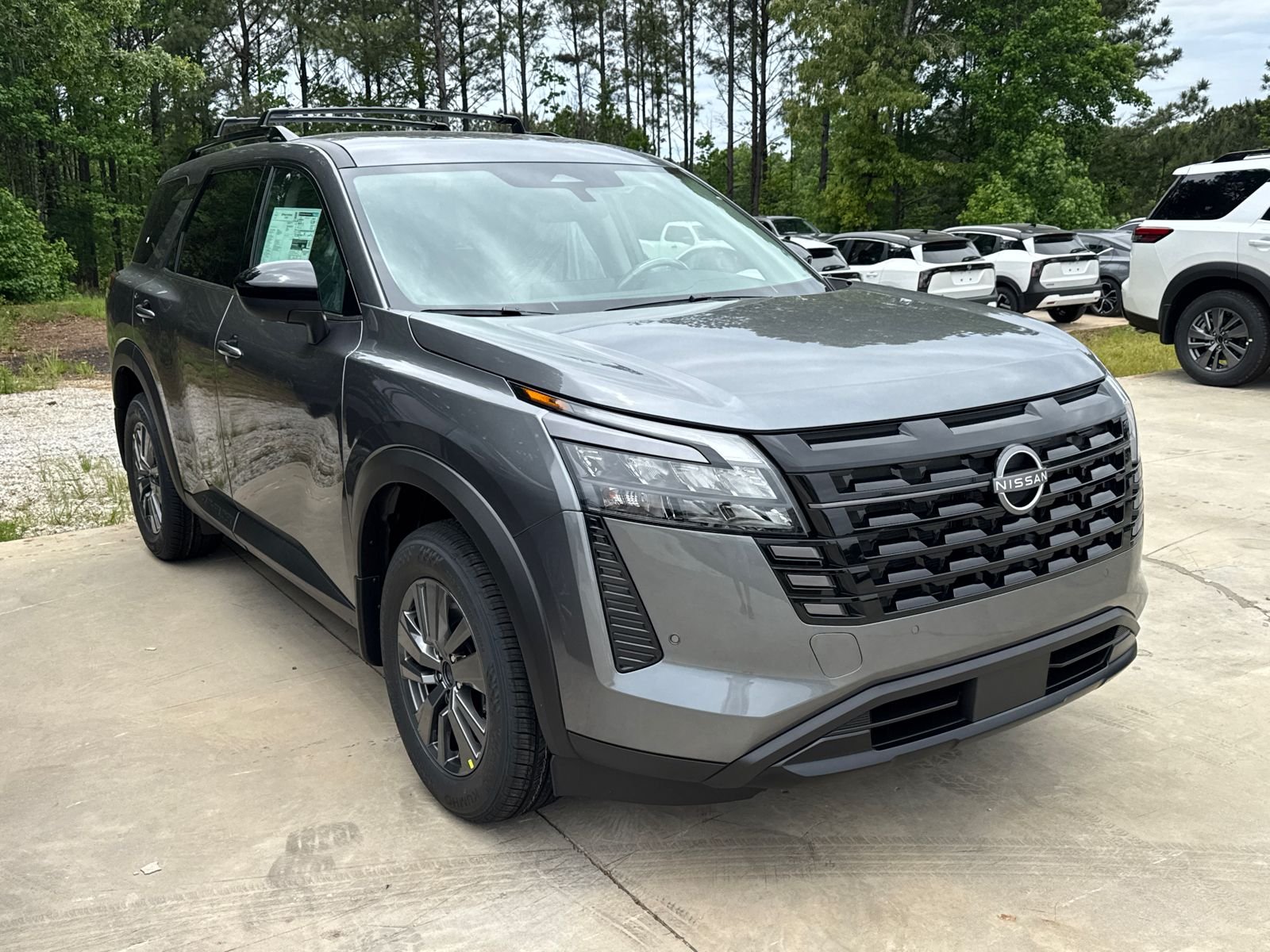 2026 Nissan Pathfinder SV 2WD's photo