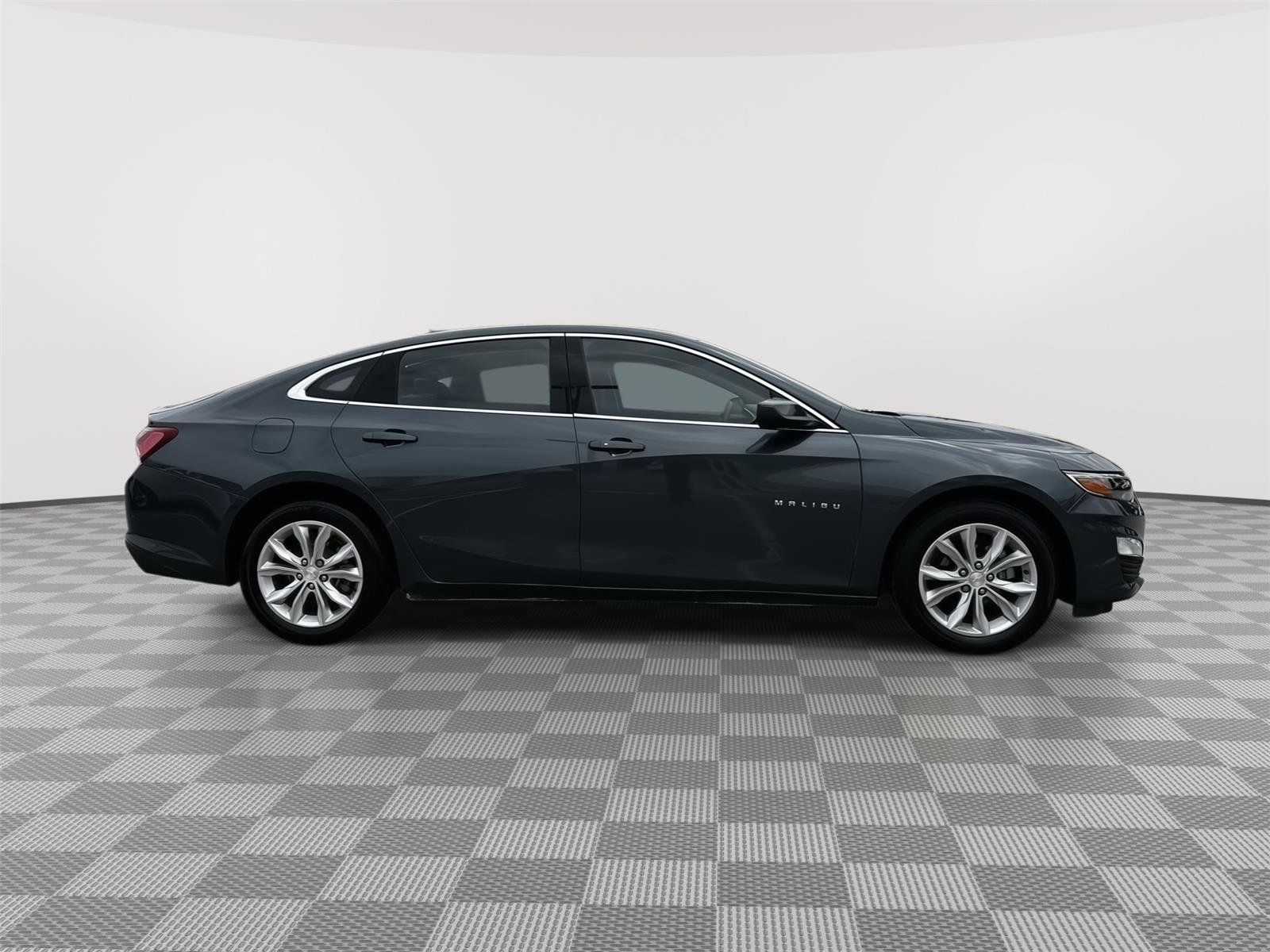Used 2021 Shadow Gray Metallic Chevrolet LT image 5