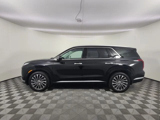 Used 2023 Black Hyundai Calligraphy image 2