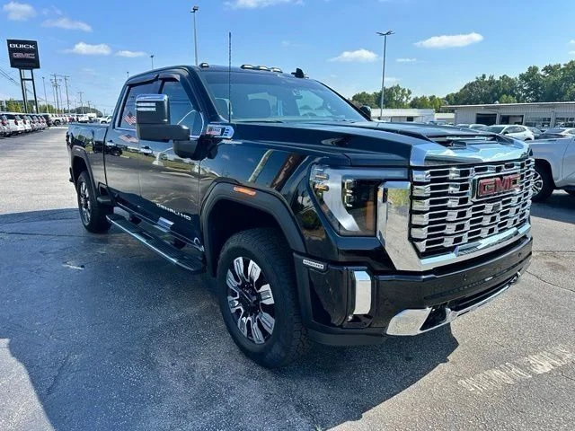 Used 2025 Black GMC Denali image 1