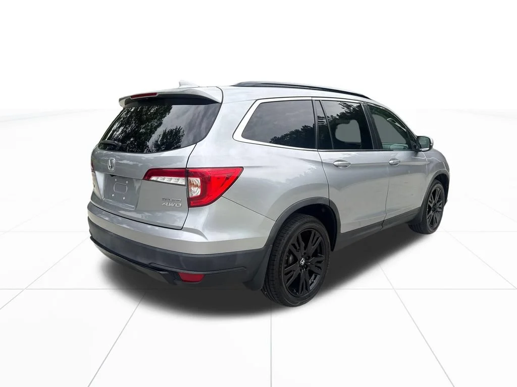 Certified Used 2022 Lunar Silver Metallic Honda AWD SE image 45
