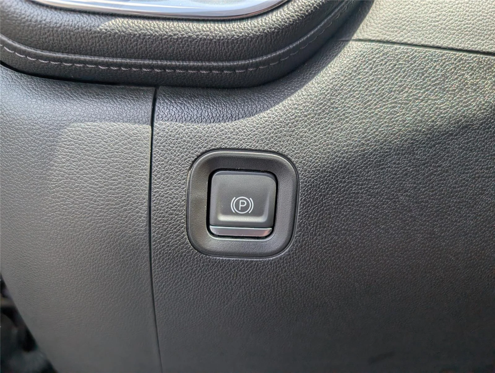 Used 2022 Black Chevrolet LT image 9