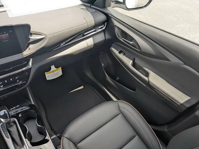 New 2026 White Frost Tricoat Buick Avenir image 18